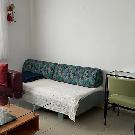 Alloggio in famiglia Mit Eigenem Bad Und Kueche In Reihenhaus